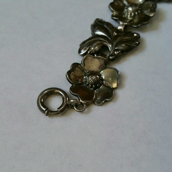 Vintage Art Deco sterling silver dogwood bracelet - Picture 5 of 6